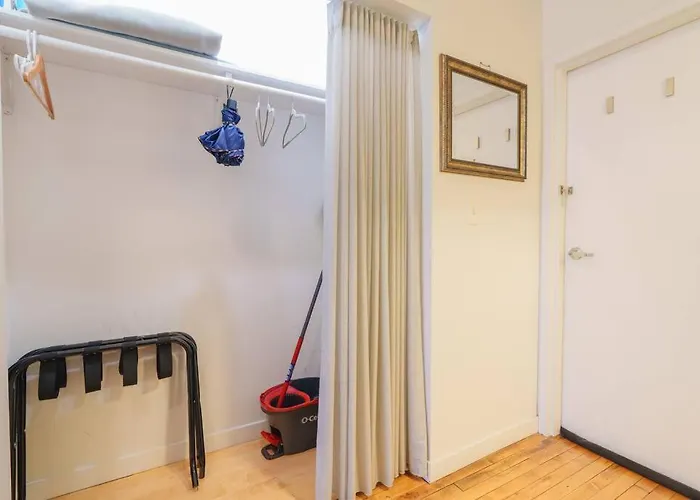 Prime Wicker Park Close To Shops & Dining