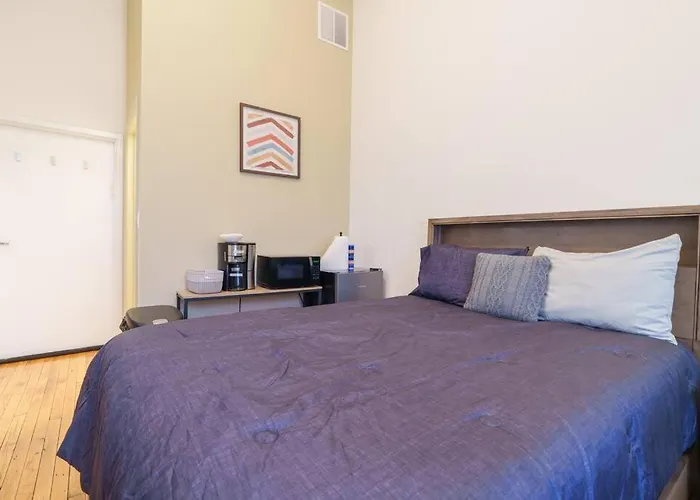 Prime Wicker Park Close To Shops & Dining Chicago